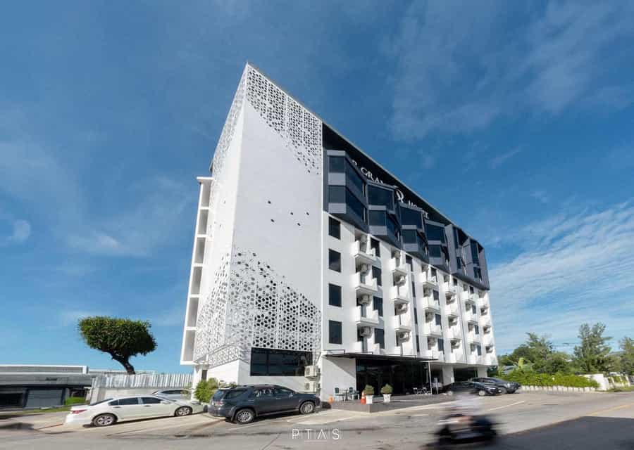 SR Grand Hotel